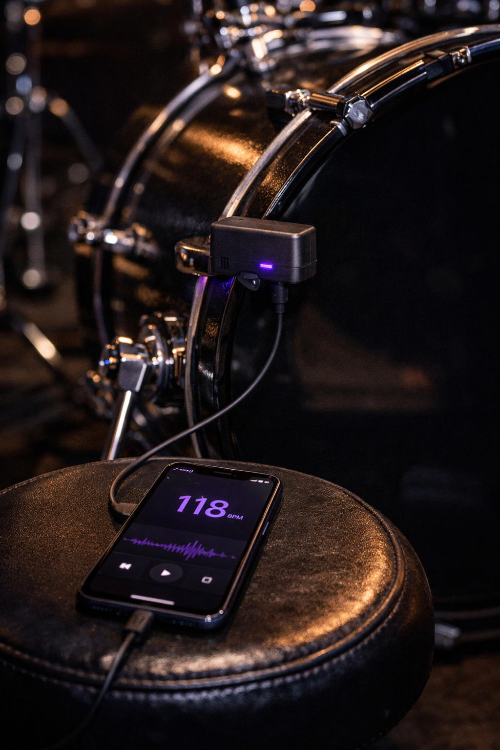 A phone running GigFrame, reading 118 BPM